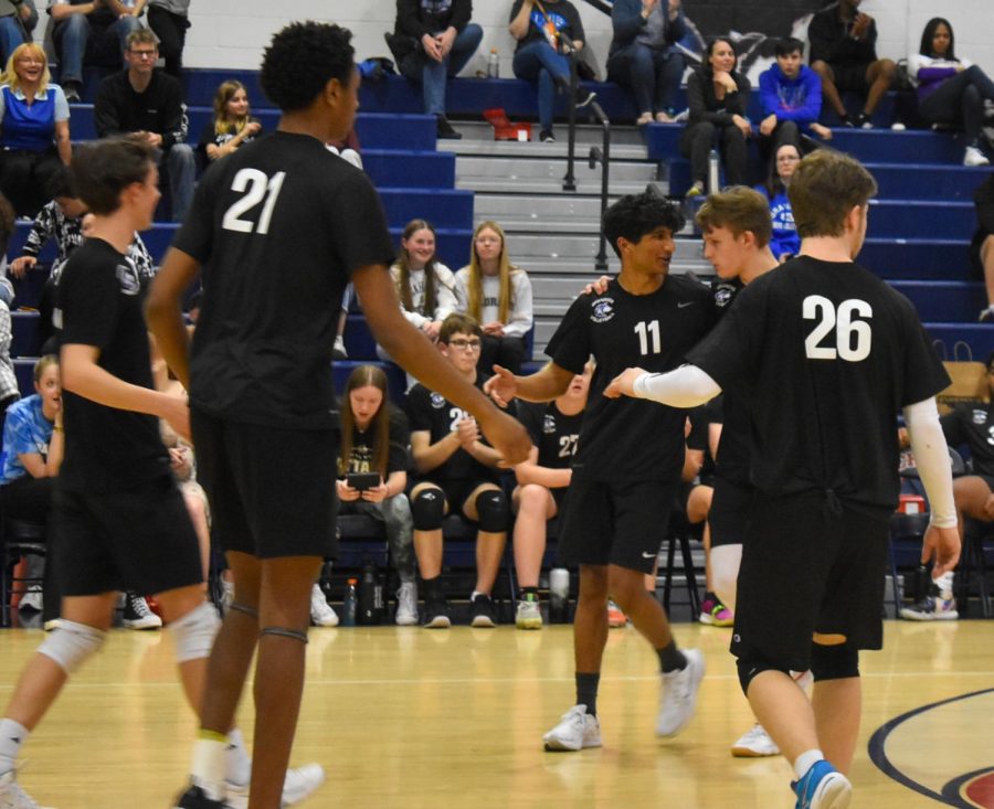 Varsity Boys Volleyball 3-0 Win Against Chaparral [Photo Gallery]
